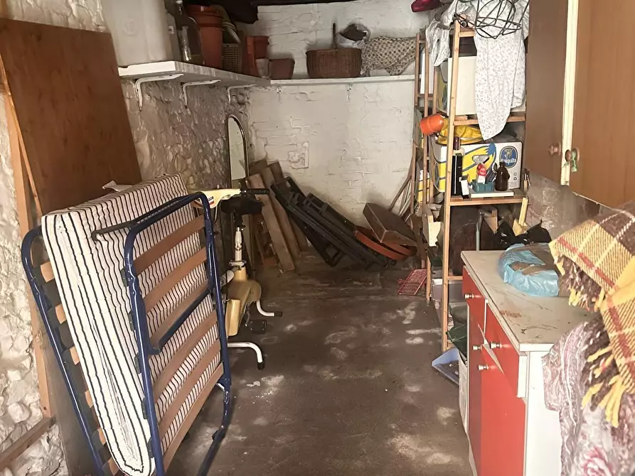 Immagine 35 di Appartamento in vendita  a Lucca