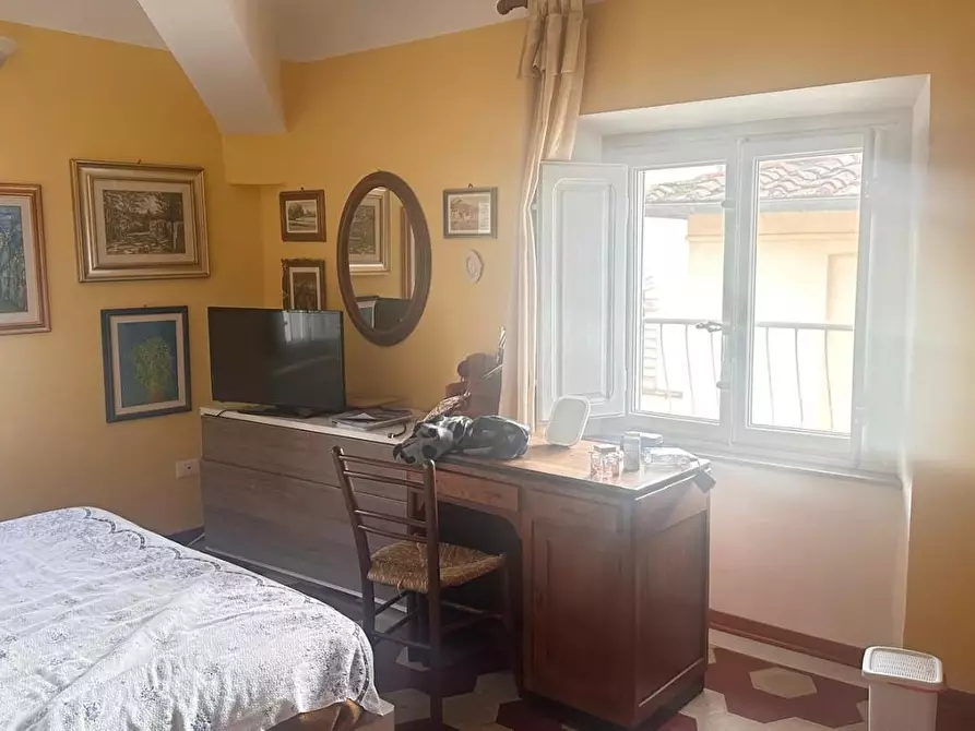 Immagine 12 di Appartamento in vendita  a Lucca