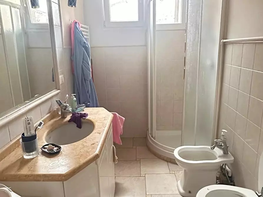 Immagine 26 di Appartamento in vendita  a Lucca