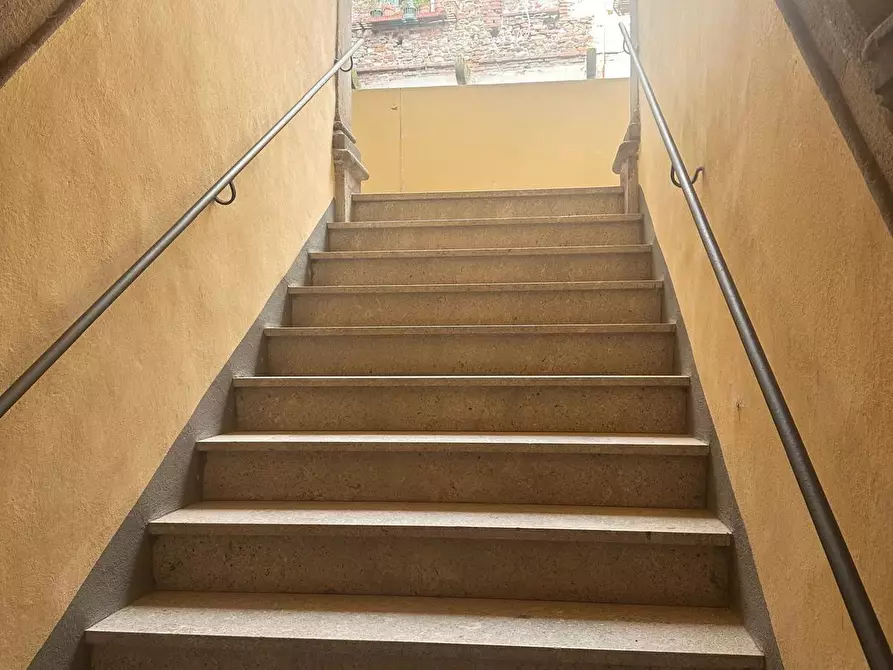 Immagine 32 di Appartamento in vendita  a Lucca