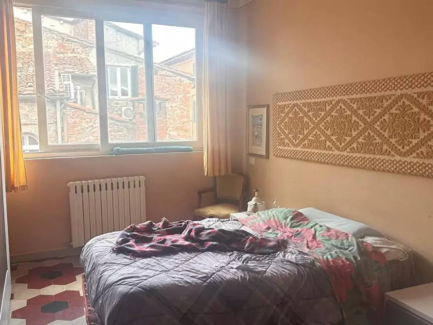 Immagine 19 di Appartamento in vendita  a Lucca