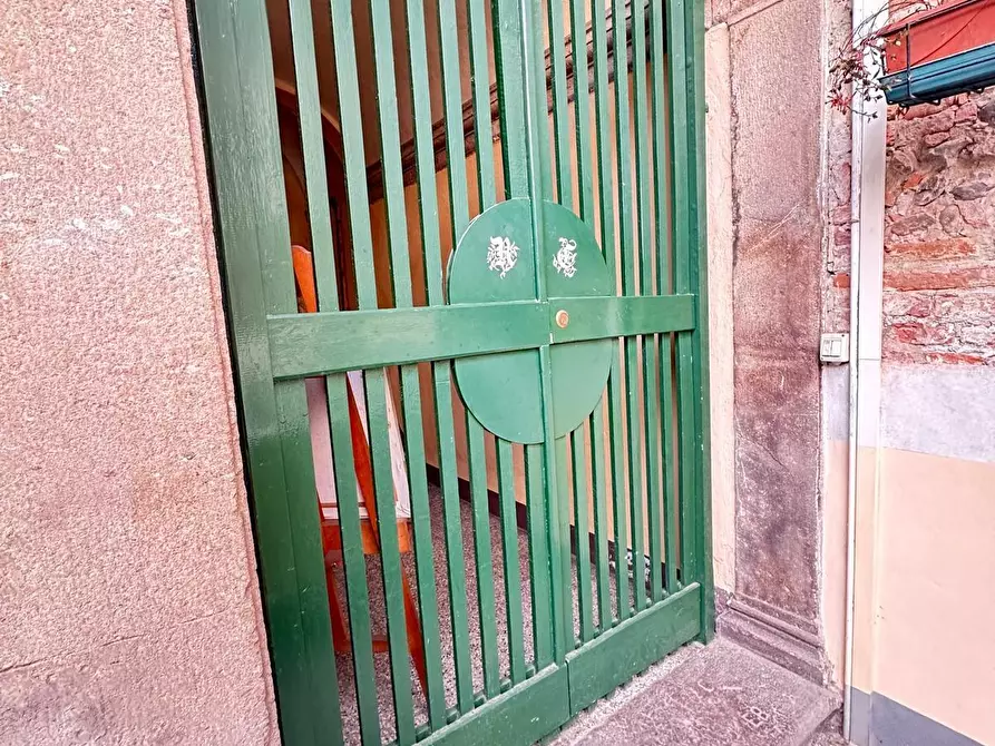 Immagine 31 di Appartamento in vendita  a Lucca