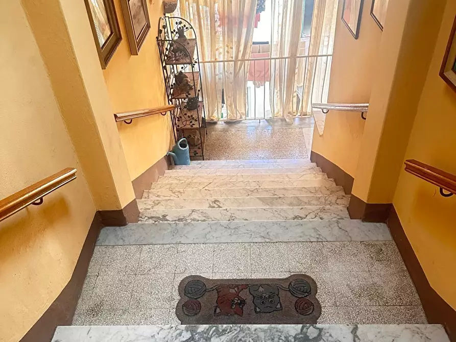 Immagine 27 di Appartamento in vendita  a Lucca