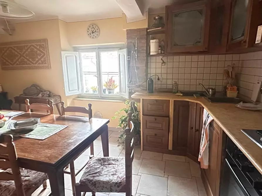 Immagine 8 di Appartamento in vendita  a Lucca