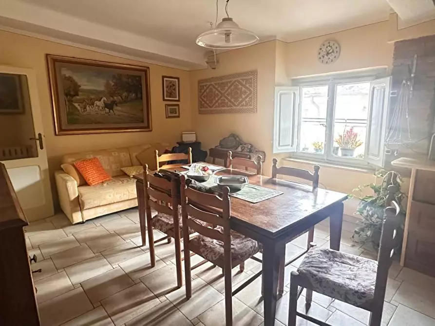 Immagine 38 di Appartamento in vendita  a Lucca