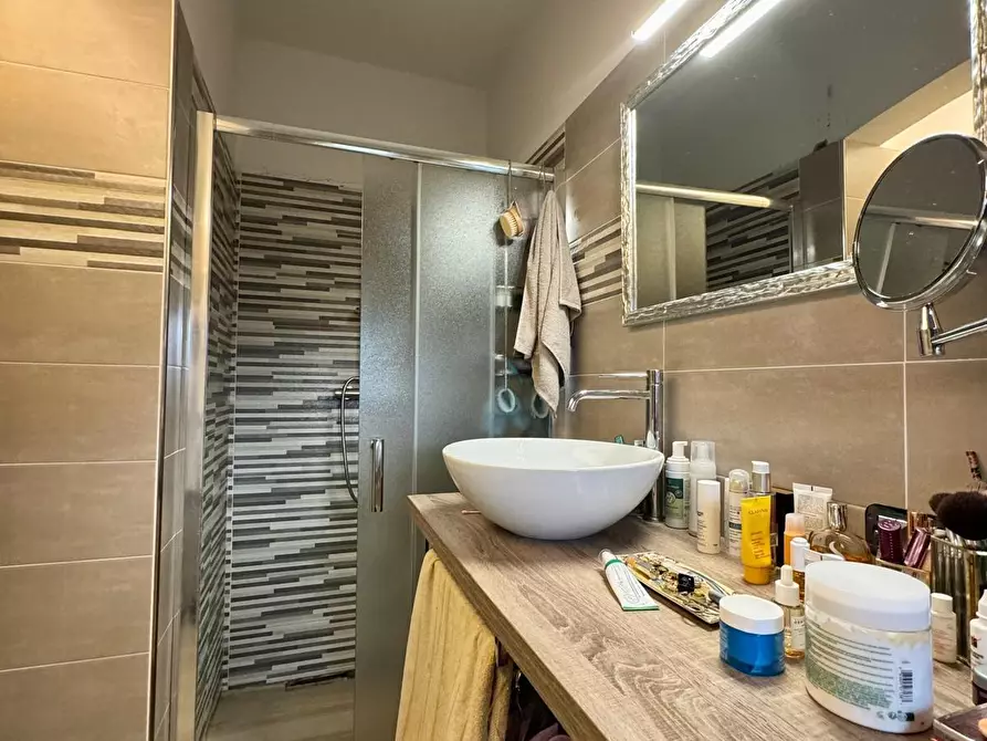 Immagine 18 di Appartamento in vendita  a Capannori