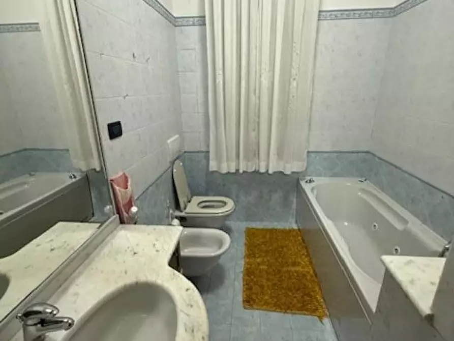 Immagine 26 di Appartamento in vendita  a Carrara