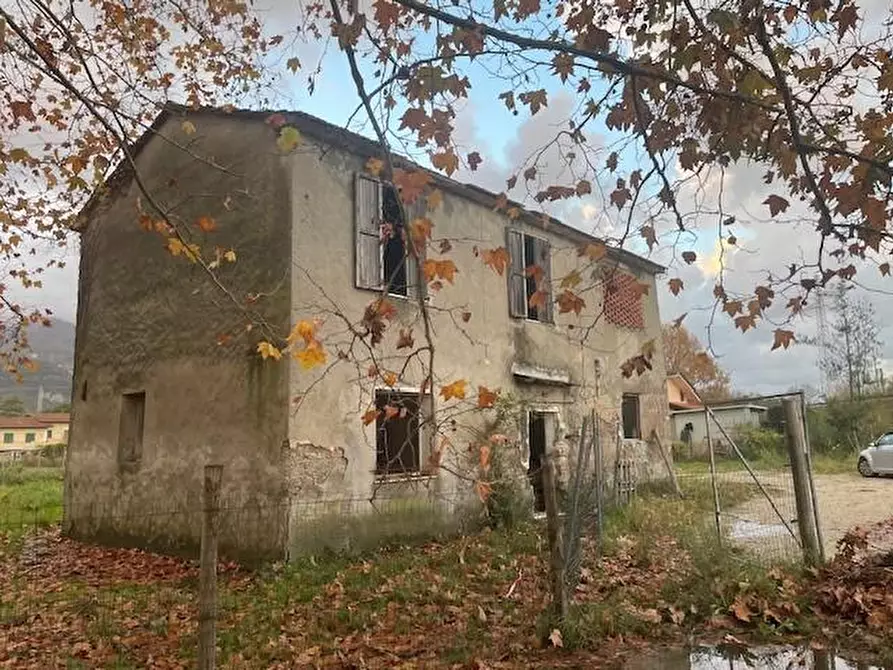 Immagine 5 di Casa semindipendente in vendita  a Massa