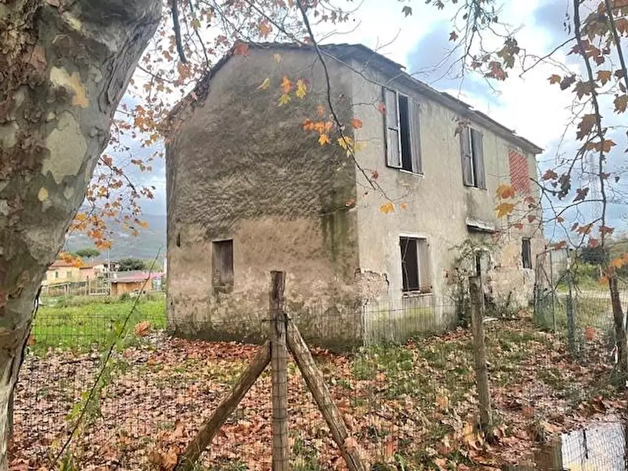 Immagine 4 di Casa semindipendente in vendita  a Massa