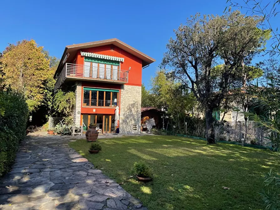 Immagine 23 di Villa in vendita  a Forte Dei Marmi