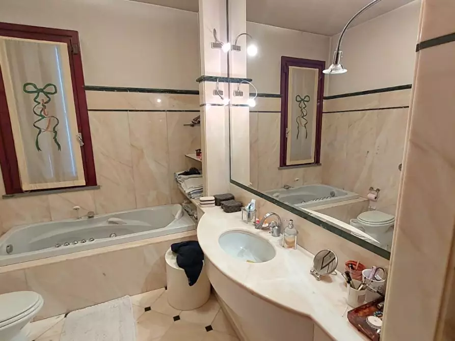 Immagine 27 di Villa in vendita  a Santa Croce Sull'arno