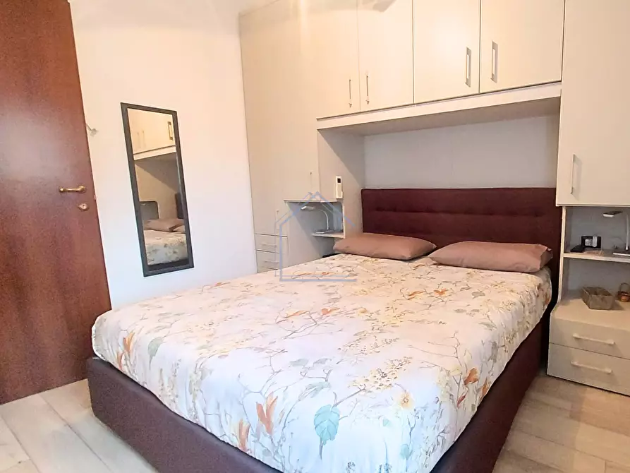 Immagine 12 di Appartamento in vendita  a Camaiore