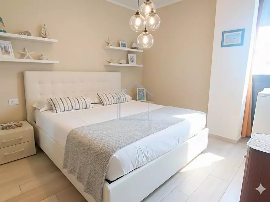 Immagine 17 di Appartamento in vendita  a Camaiore