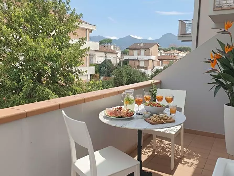 Immagine 15 di Appartamento in vendita  a Camaiore