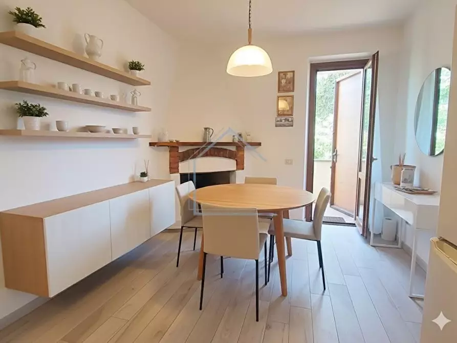 Immagine 30 di Casa bifamiliare in vendita  a Pietrasanta