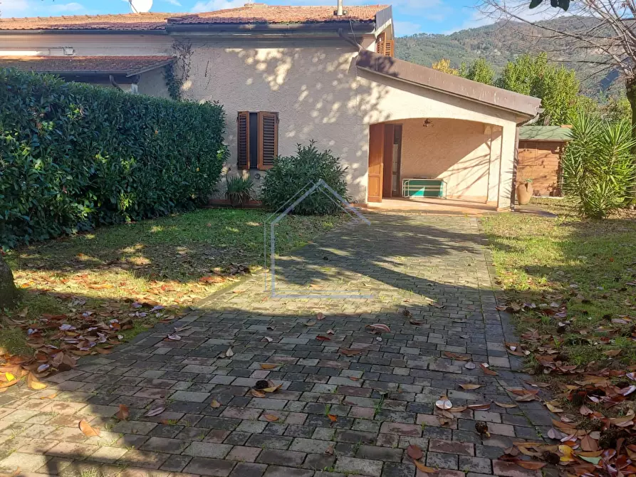 Immagine 3 di Casa bifamiliare in vendita  a Pietrasanta