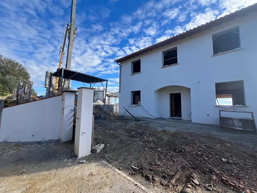 Immagine 12 di Villa in vendita  a Santa Maria A Monte