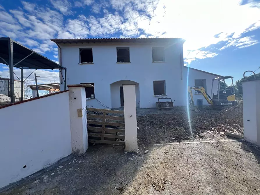 Immagine 11 di Villa in vendita  a Santa Maria A Monte