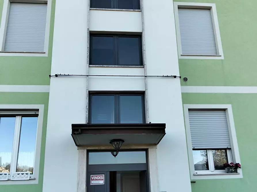 Immagine 10 di Appartamento in vendita  a Aulla