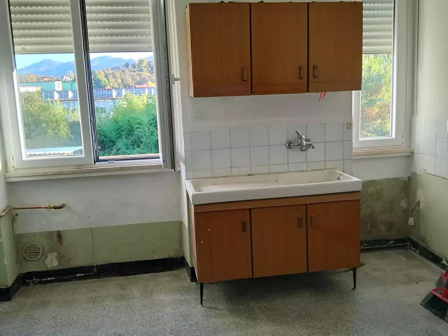 Immagine 5 di Appartamento in vendita  a Aulla