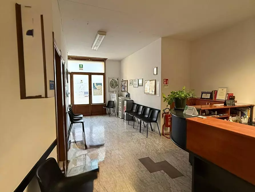 Immagine 2 di Ufficio in affitto  a San Giuliano Terme