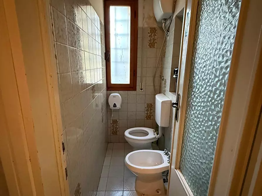 Immagine 7 di Ufficio in affitto  a San Giuliano Terme