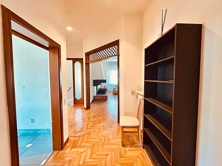 Immagine 7 di Villa in vendita  a Empoli