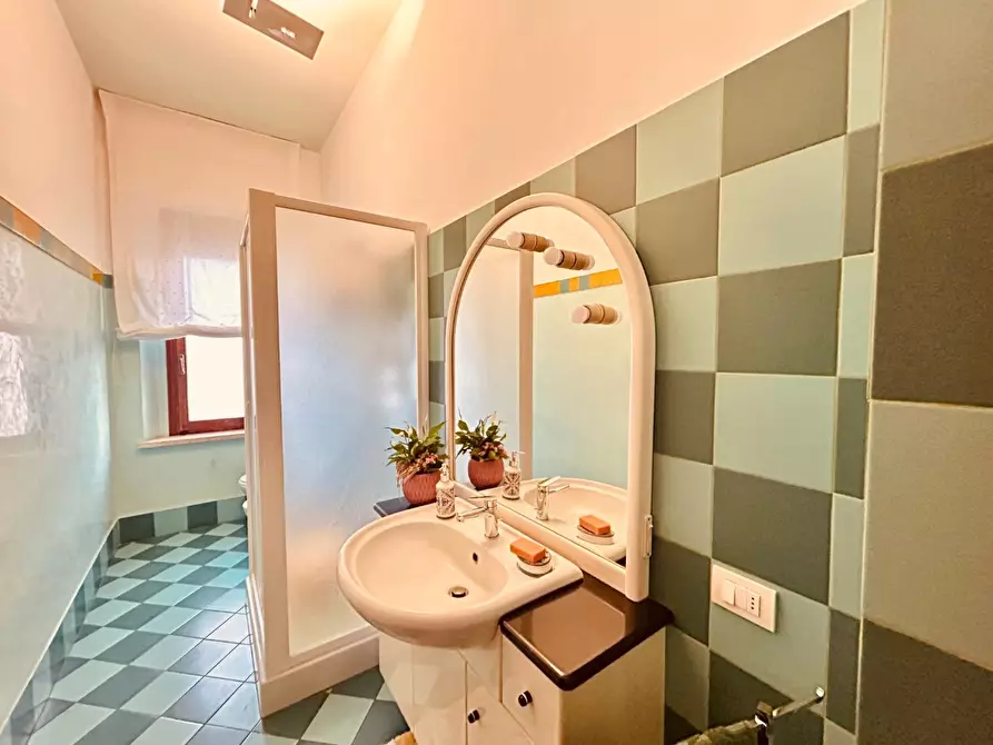 Immagine 25 di Villa in vendita  a Empoli