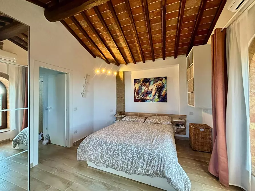 Immagine 79 di Casa colonica in vendita  a Volterra