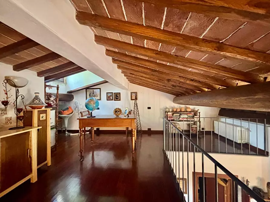 Immagine 64 di Casa colonica in vendita  a Volterra