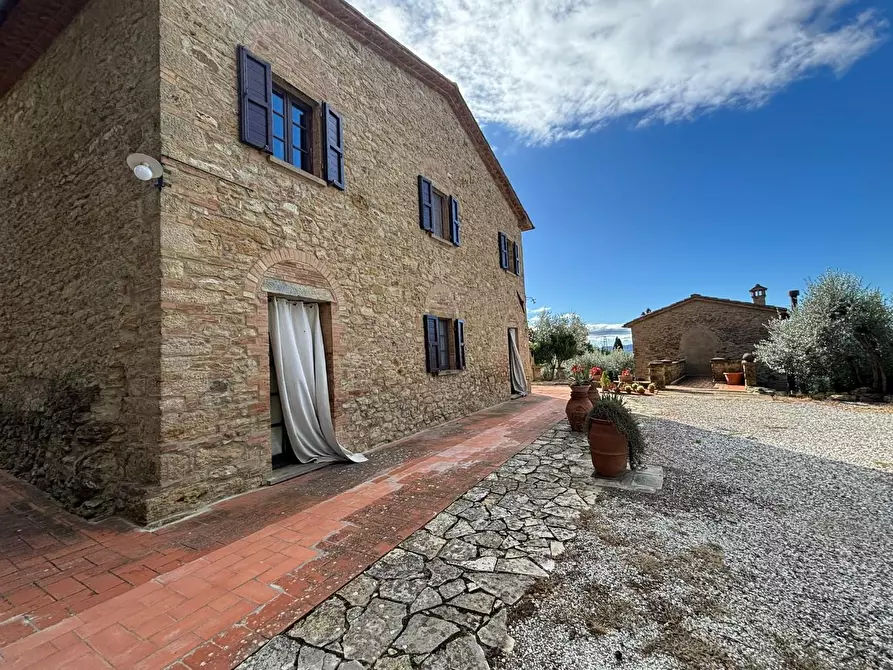 Immagine 9 di Casa colonica in vendita  a Volterra