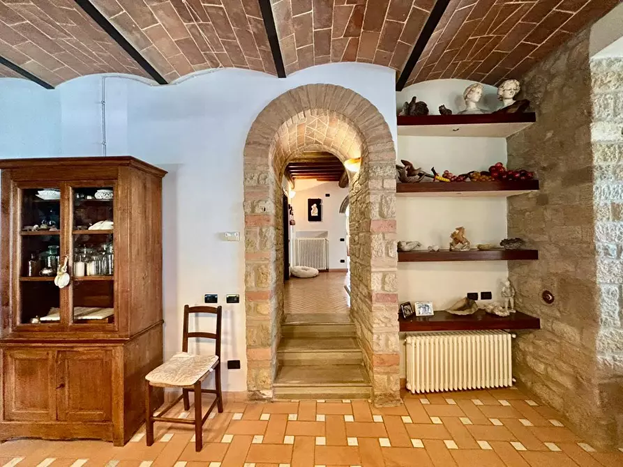 Immagine 39 di Casa colonica in vendita  a Volterra