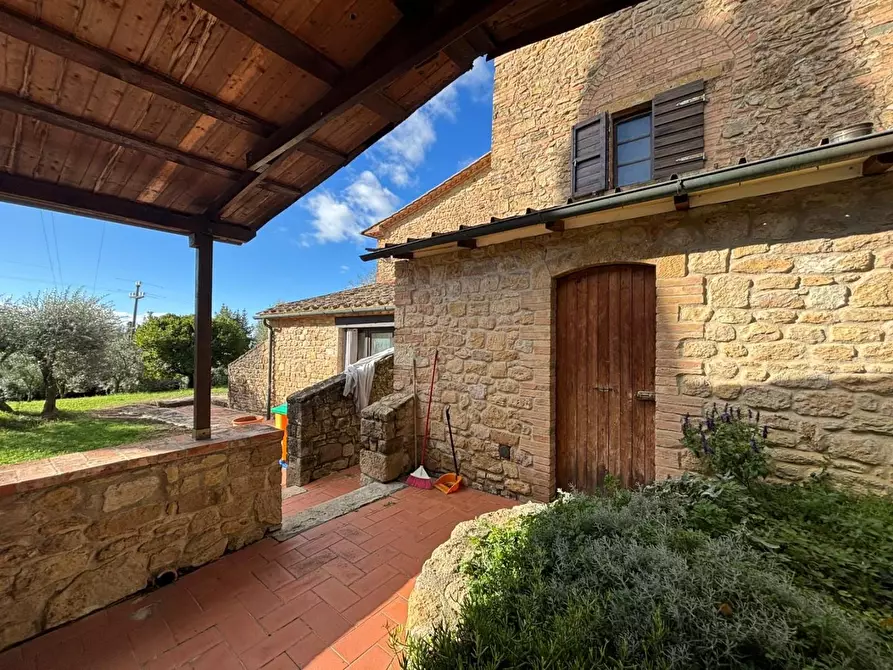 Immagine 23 di Casa colonica in vendita  a Volterra
