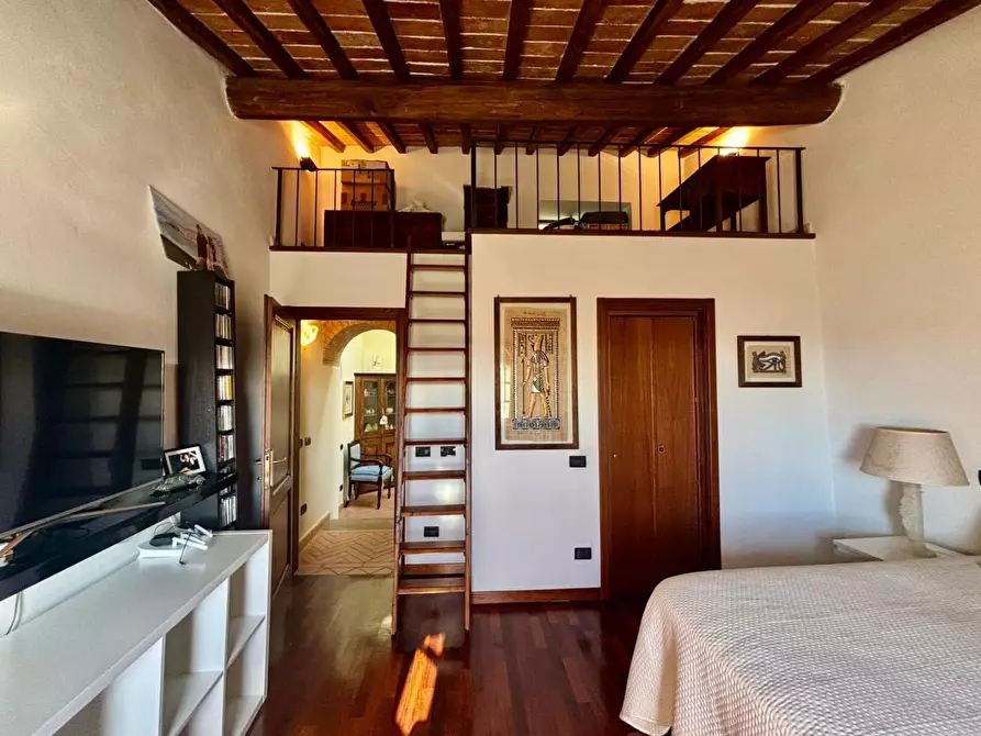 Immagine 57 di Casa colonica in vendita  a Volterra