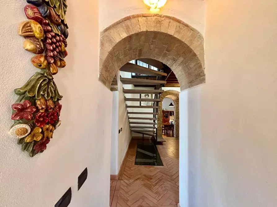Immagine 52 di Casa colonica in vendita  a Volterra