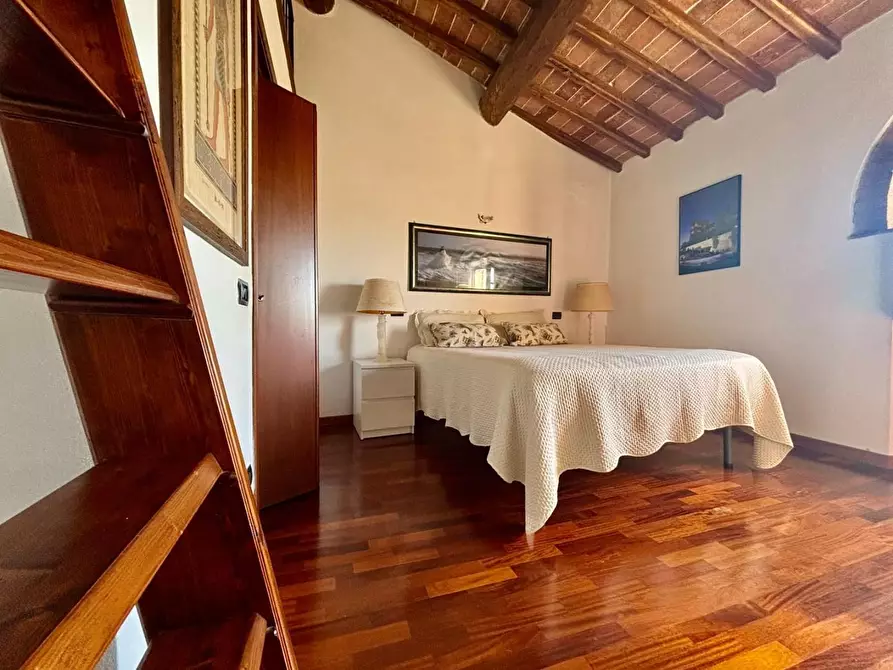 Immagine 60 di Casa colonica in vendita  a Volterra