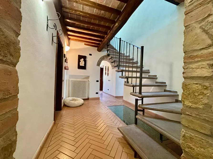Immagine 46 di Casa colonica in vendita  a Volterra