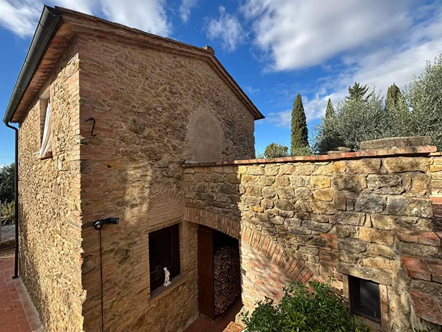 Immagine 18 di Casa colonica in vendita  a Volterra