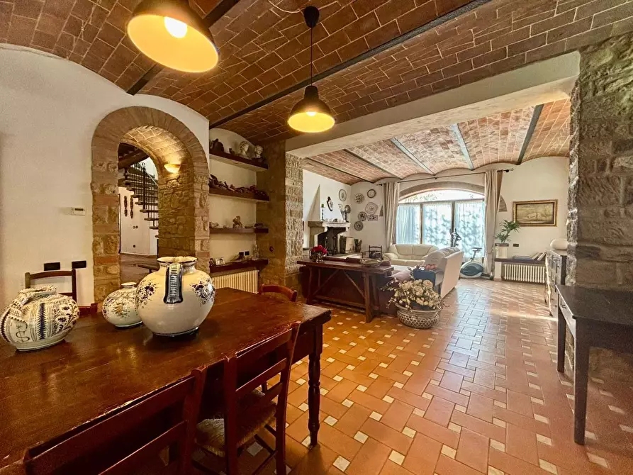 Immagine 33 di Casa colonica in vendita  a Volterra