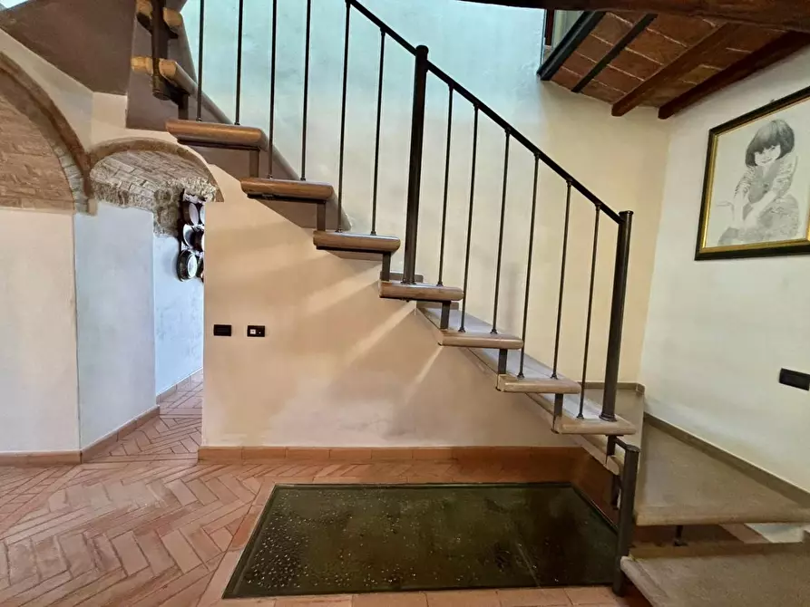 Immagine 48 di Casa colonica in vendita  a Volterra