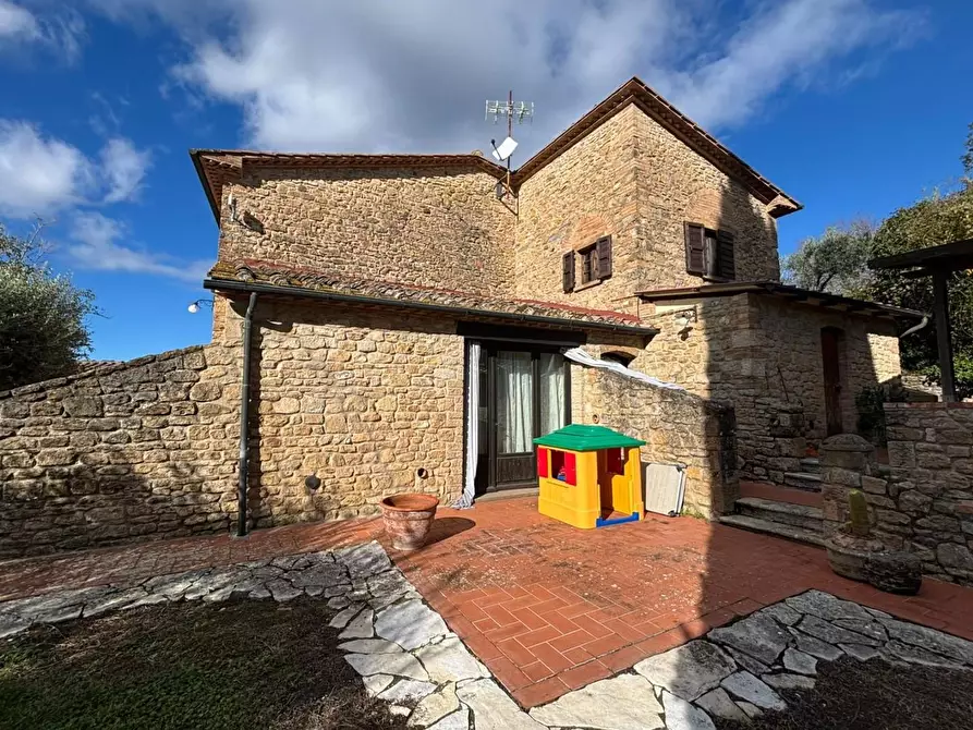 Immagine 12 di Casa colonica in vendita  a Volterra