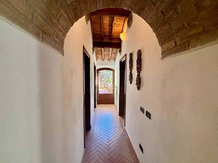 Immagine 50 di Casa colonica in vendita  a Volterra