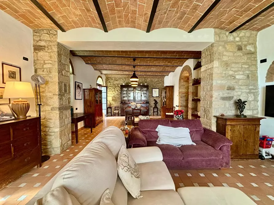 Immagine 28 di Casa colonica in vendita  a Volterra