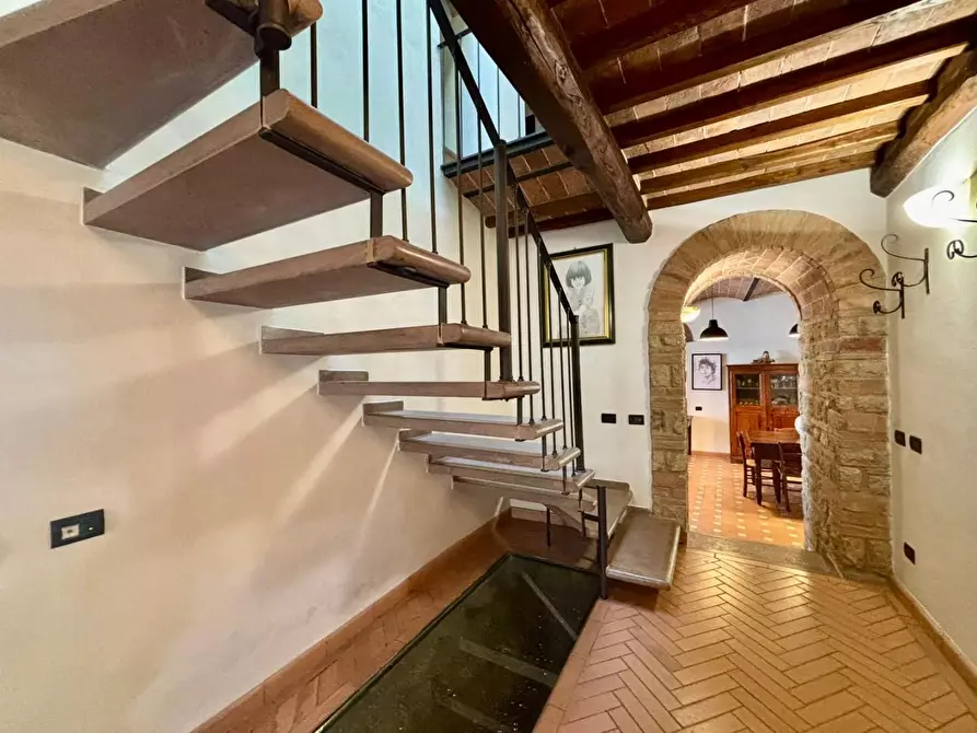 Immagine 49 di Casa colonica in vendita  a Volterra