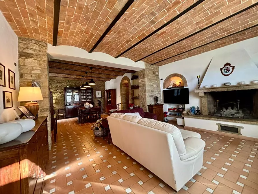 Immagine 29 di Casa colonica in vendita  a Volterra