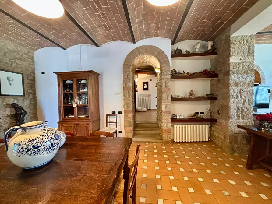 Immagine 35 di Casa colonica in vendita  a Volterra