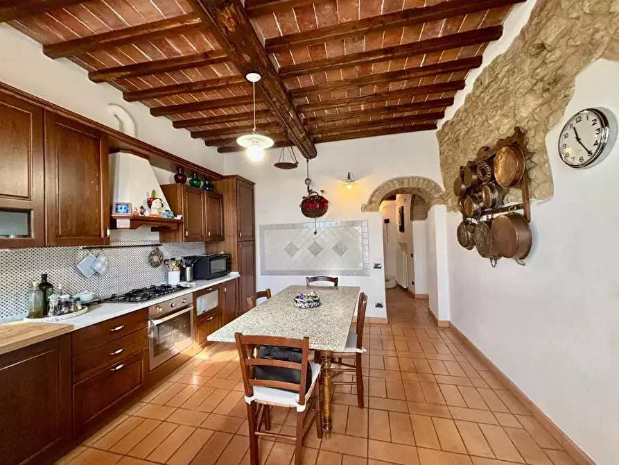 Immagine 44 di Casa colonica in vendita  a Volterra