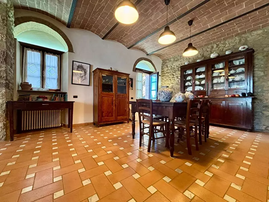 Immagine 36 di Casa colonica in vendita  a Volterra