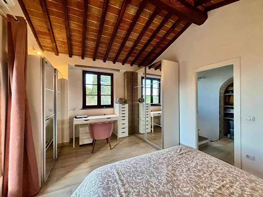 Immagine 73 di Casa colonica in vendita  a Volterra