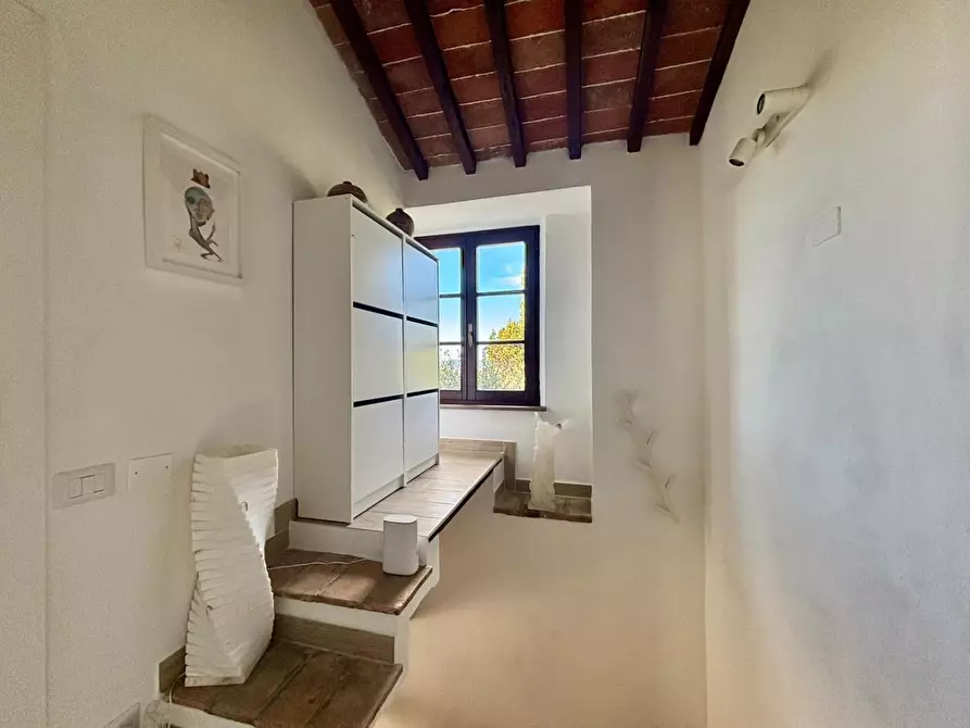 Immagine 80 di Casa colonica in vendita  a Volterra
